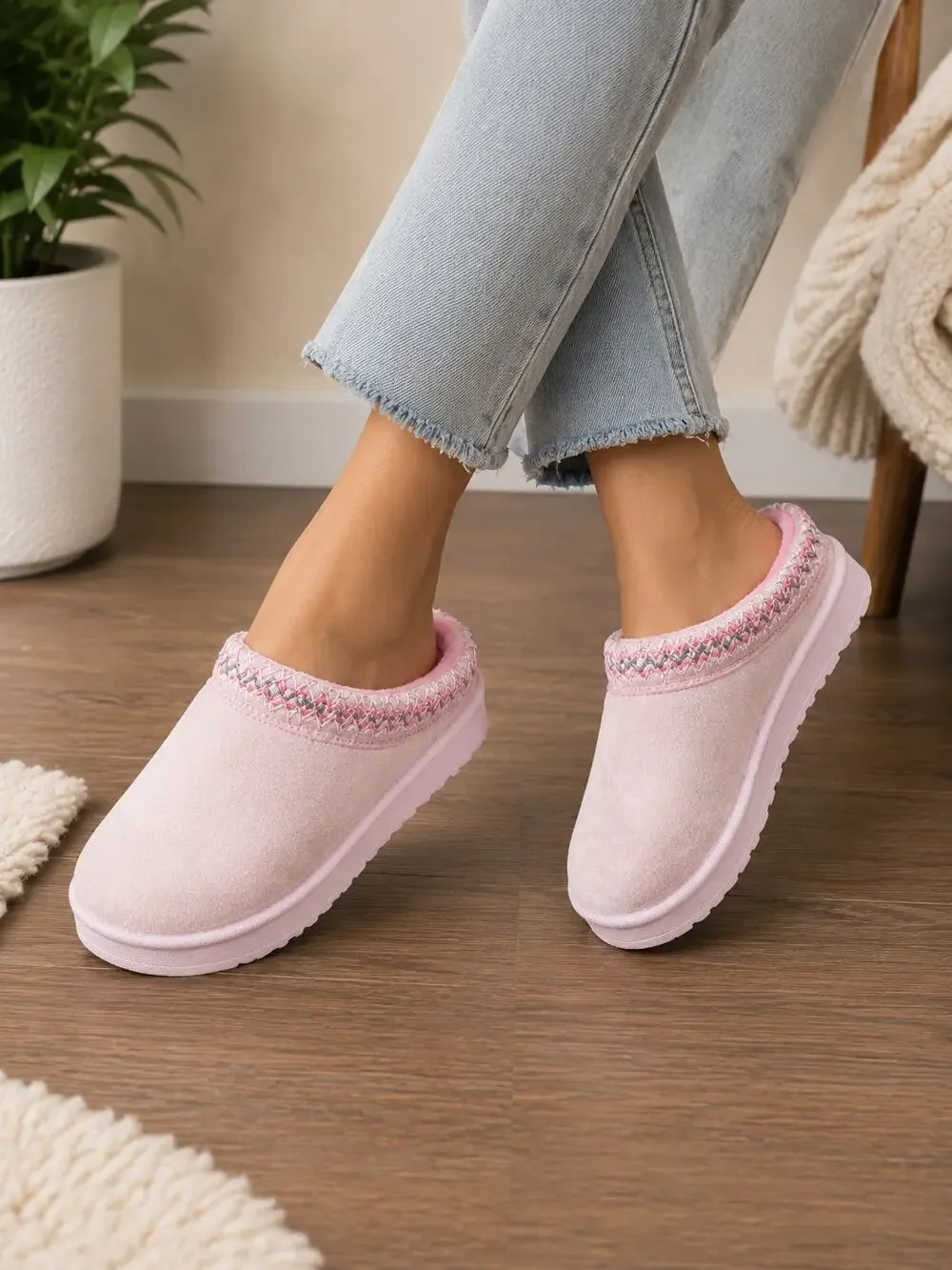 Pink Plush Clog Slippers Women’s EU 36 Cozy Faux Fur House Shoes NWOT